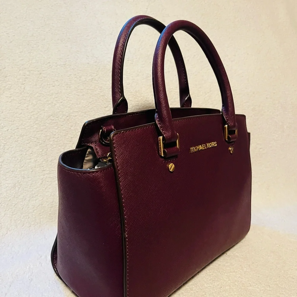 Michael Kors Selma Medium Saffiano Leather Satchel. - Picture 6 of 14